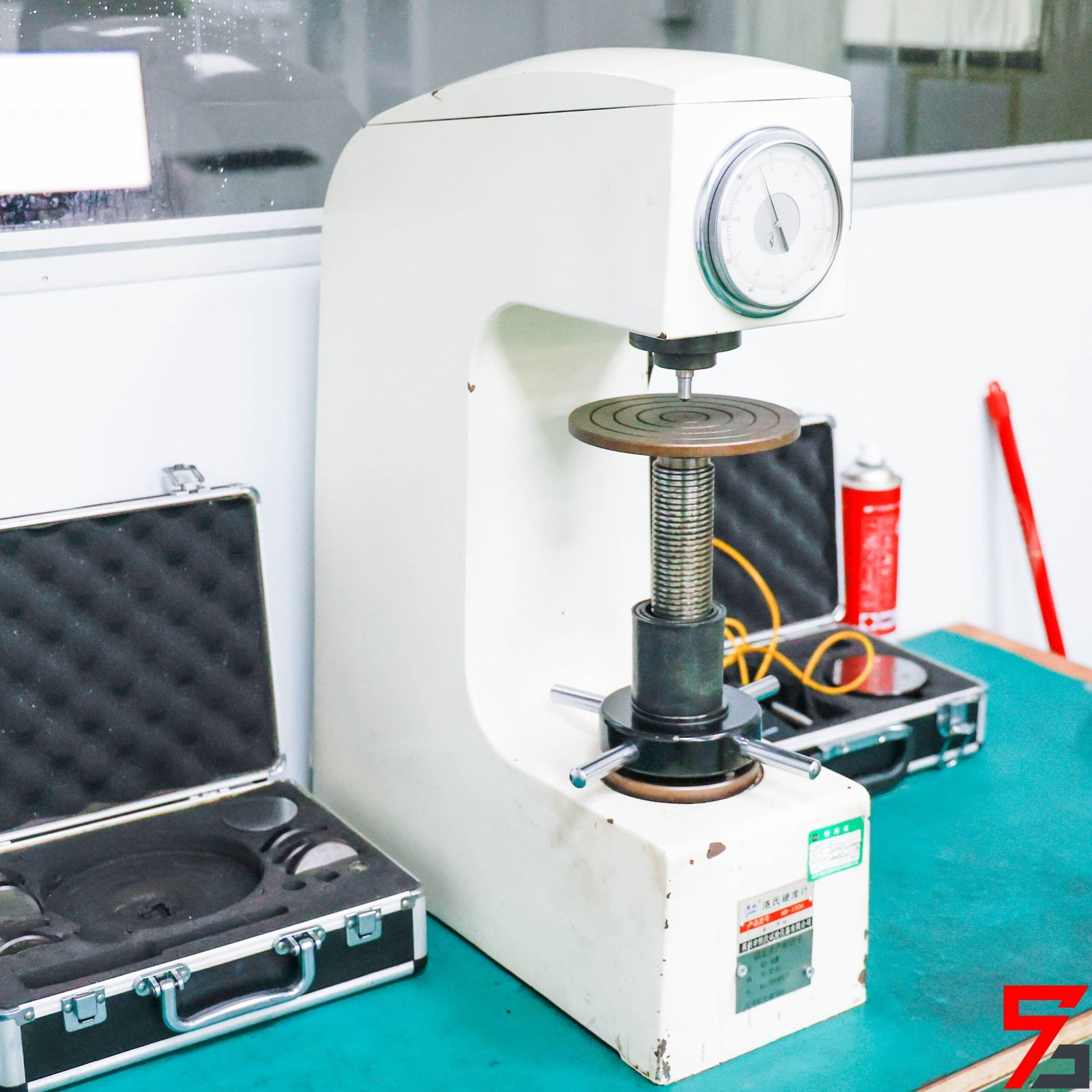 Rockwell Hardness Tester